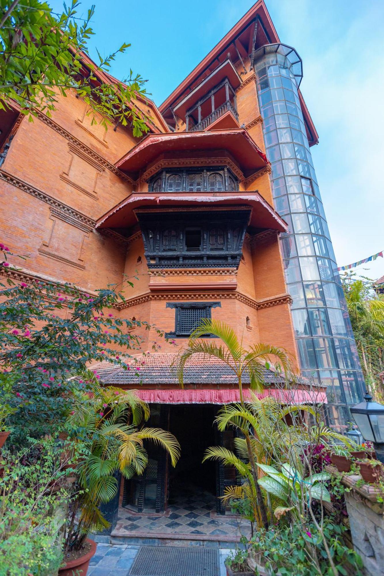 Heritage Hotel Suites And Spa Pokhara Luaran gambar