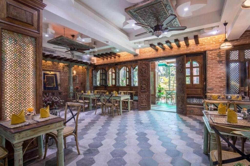 Heritage Hotel Suites And Spa Pokhara Luaran gambar
