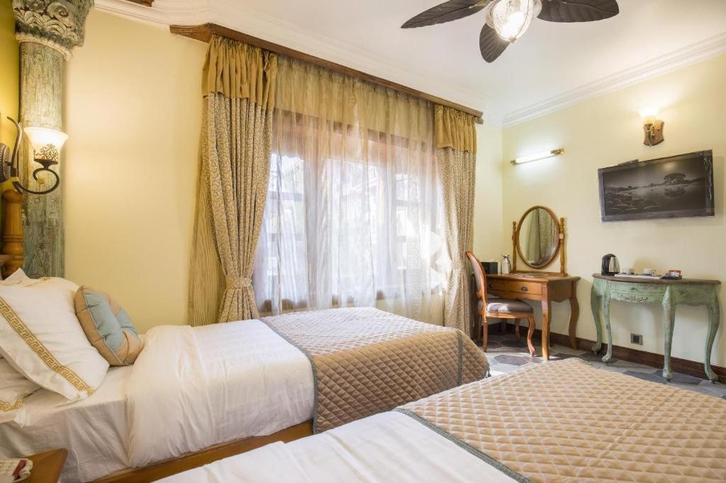 Heritage Hotel Suites And Spa Pokhara Luaran gambar